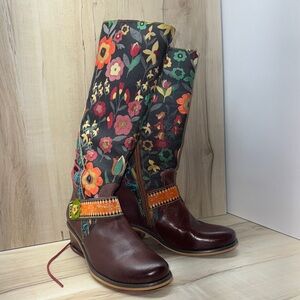 Floral Embroidered Brown Boots.